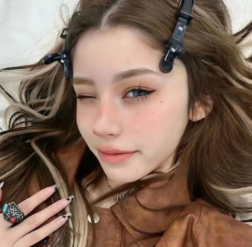吮拇指的人